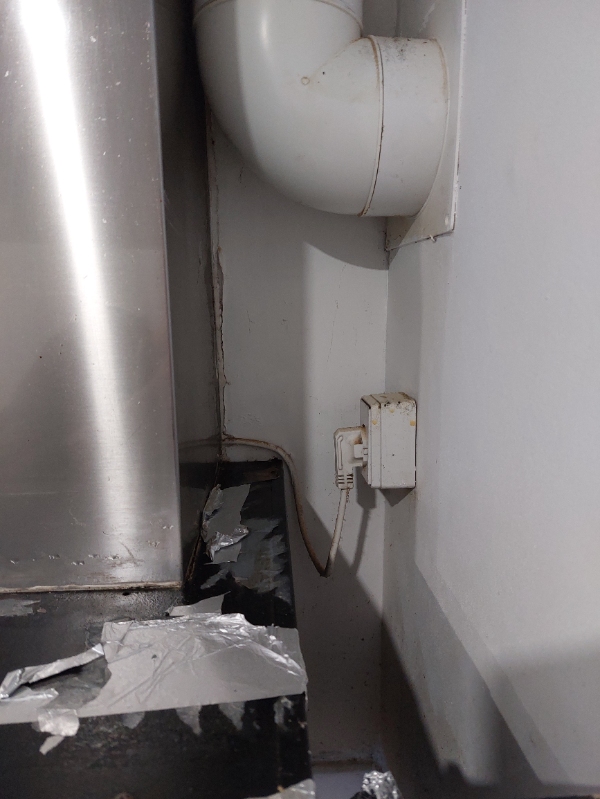 udskiftning og montering af ny emhætte