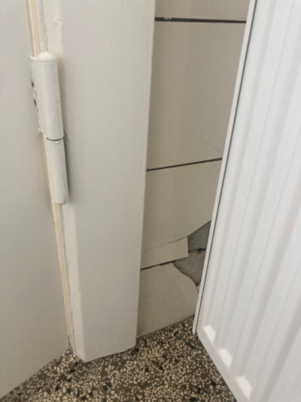 Reperation af fliser på badeværelsesvægge