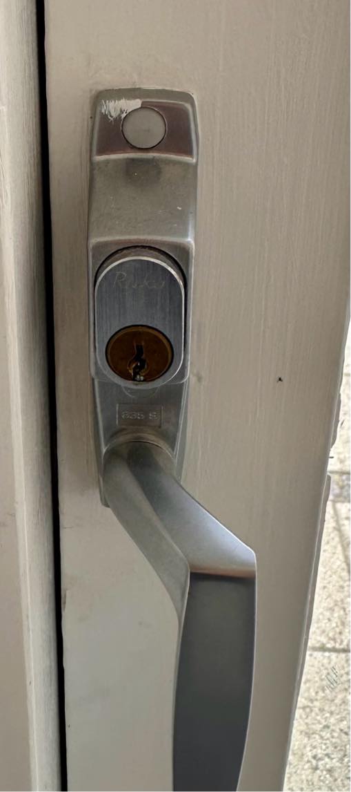 Jeg søger en låsesmed til omstilling af 7 låse