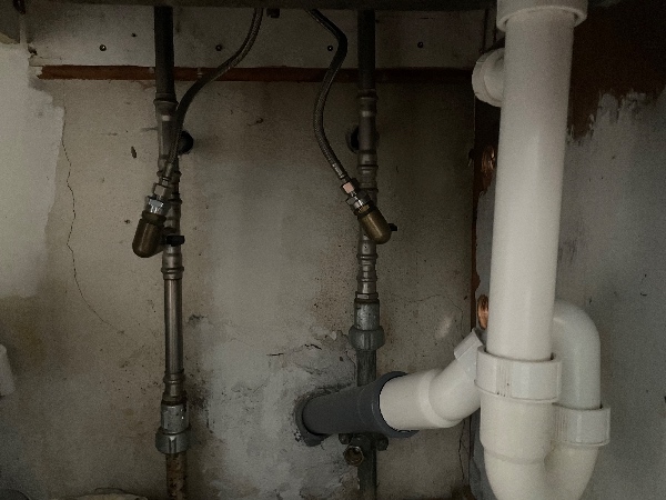 Skal have lavet rør så jeg kan få installeret vaskemaskine og opvaskemaskine i gammelt køkken