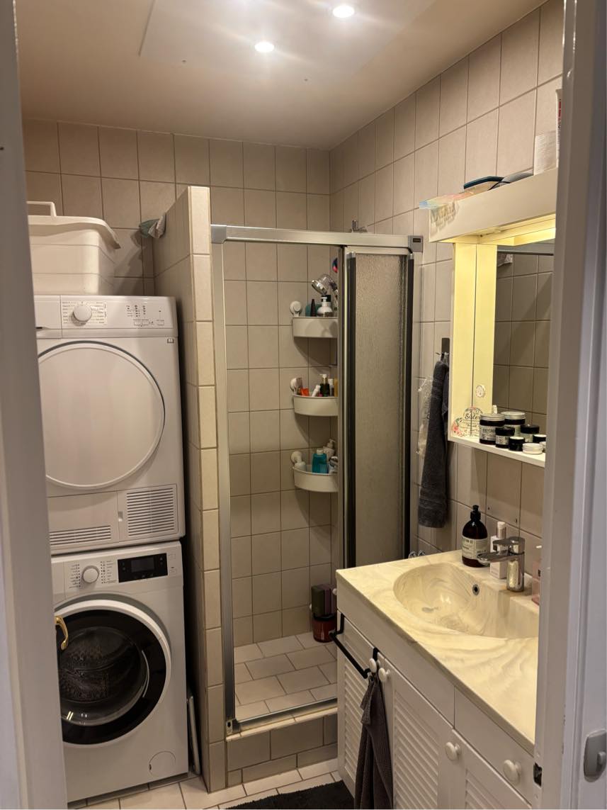 Mikrocement e. Lign. På badeværelse - ca. 21 m2. I alt