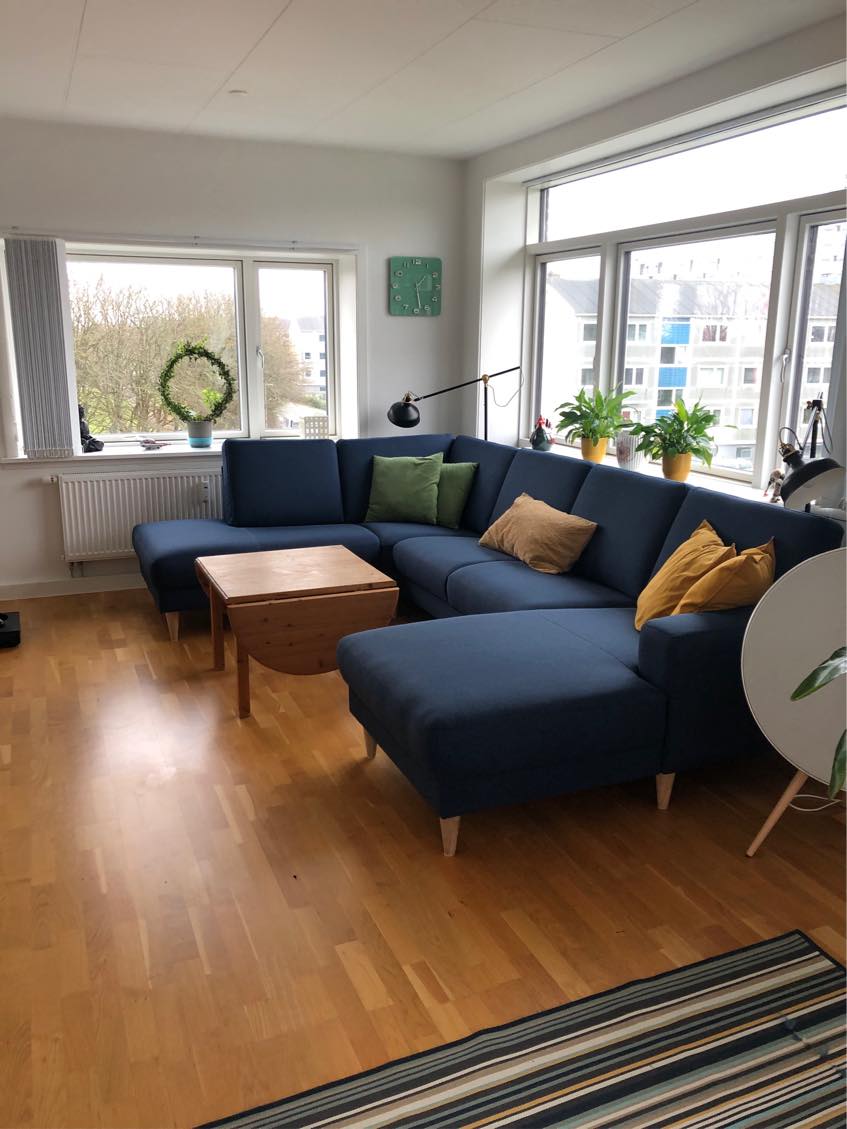 flyt sofa ned fra 2. sal samt flytte ny sofa op. Dato’en kan godt være 2 dage plus/minus. Tidspunktet vide endnu ikke men kommer også senere. Søger to personer.