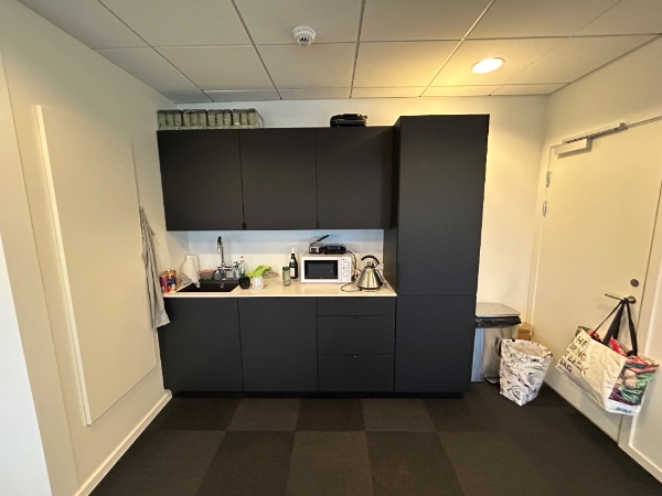 Ugentlig rengøring af kontor