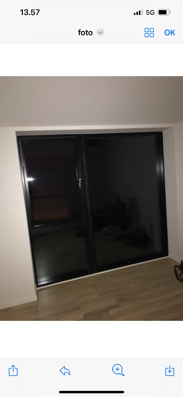 4 gardiner skal hænges op