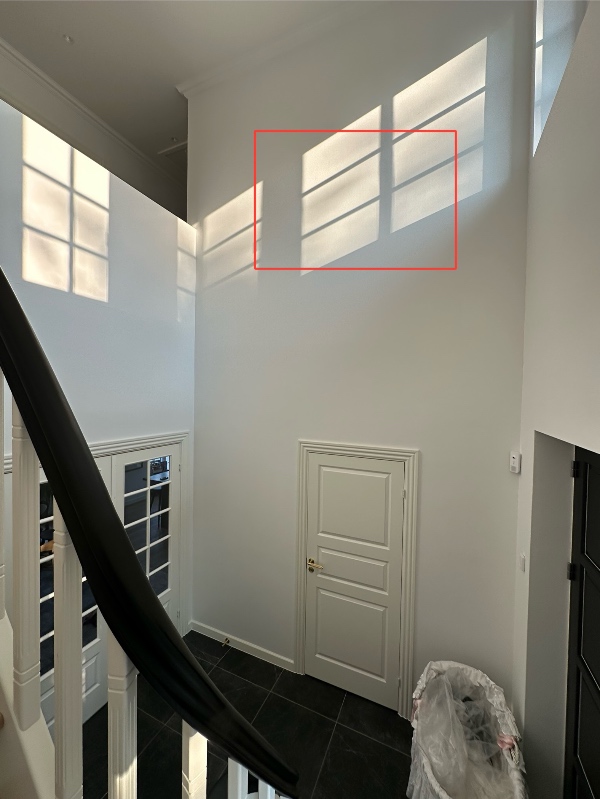 Ophængning af stort billede i 5m højde