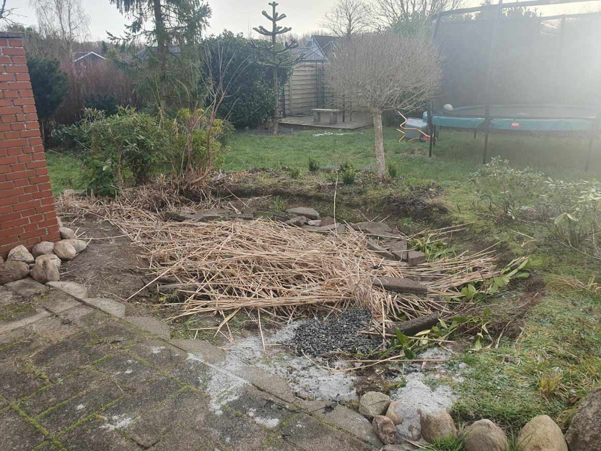 Transport af jord og fylde dam