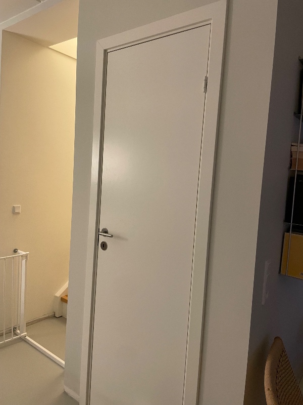 Opsætning og maling af gulvpaneler