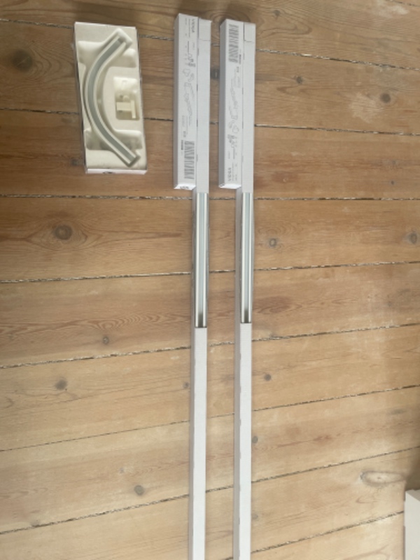 Opsætning af gardinskinner i loftet