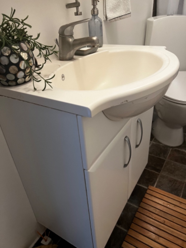 Udskiftning af toilet og håndvaskmøbel