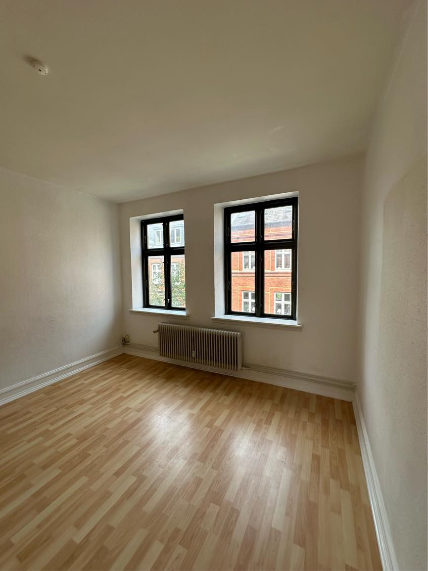 Hænge ting op: gardiner, hylder, billeder