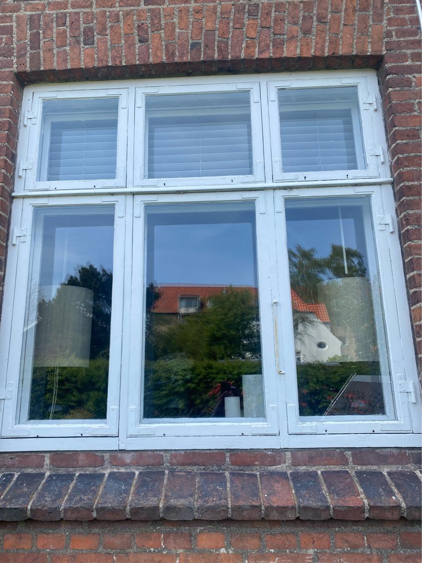 Male og kitte vinduer udvendigt