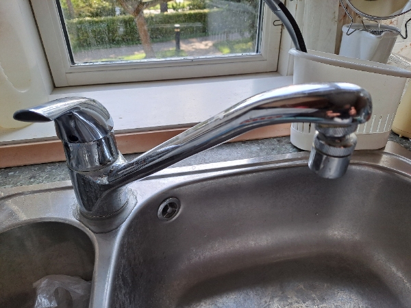 Udskiftning af blandingsbatteri i køkken