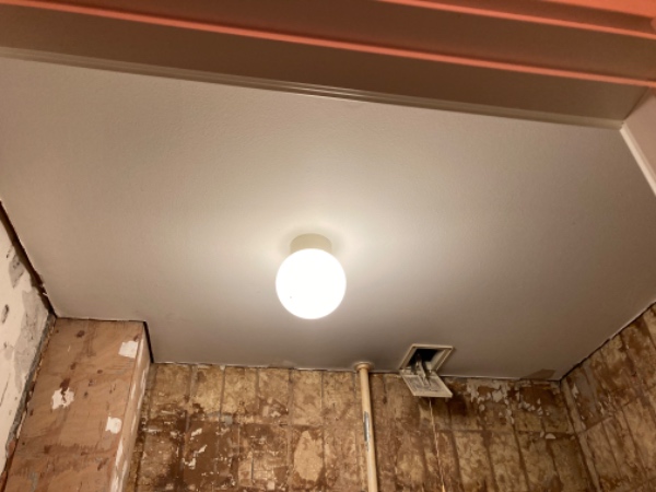 Nyt gipsloft + fjerne fliser