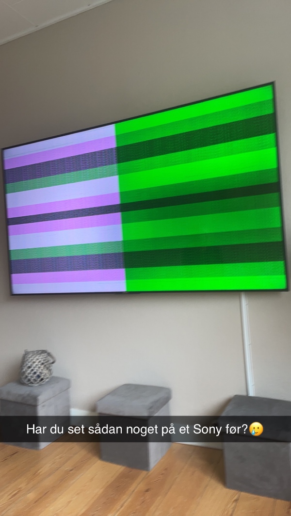 75XE9005 virker ikke tændes men striber vandret