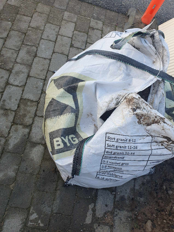 Afhentning af blandet byggeaffald