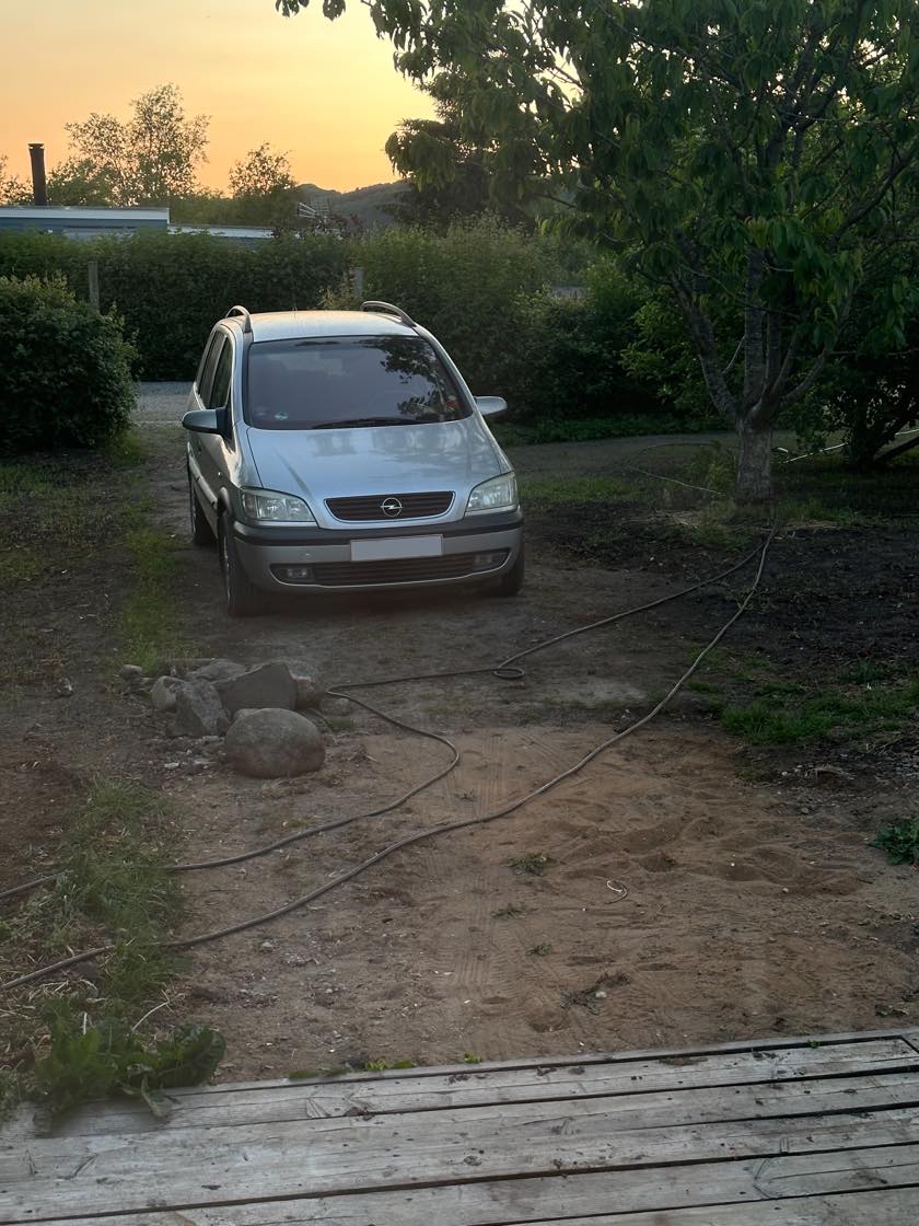 Lagt fliser i indkørsel