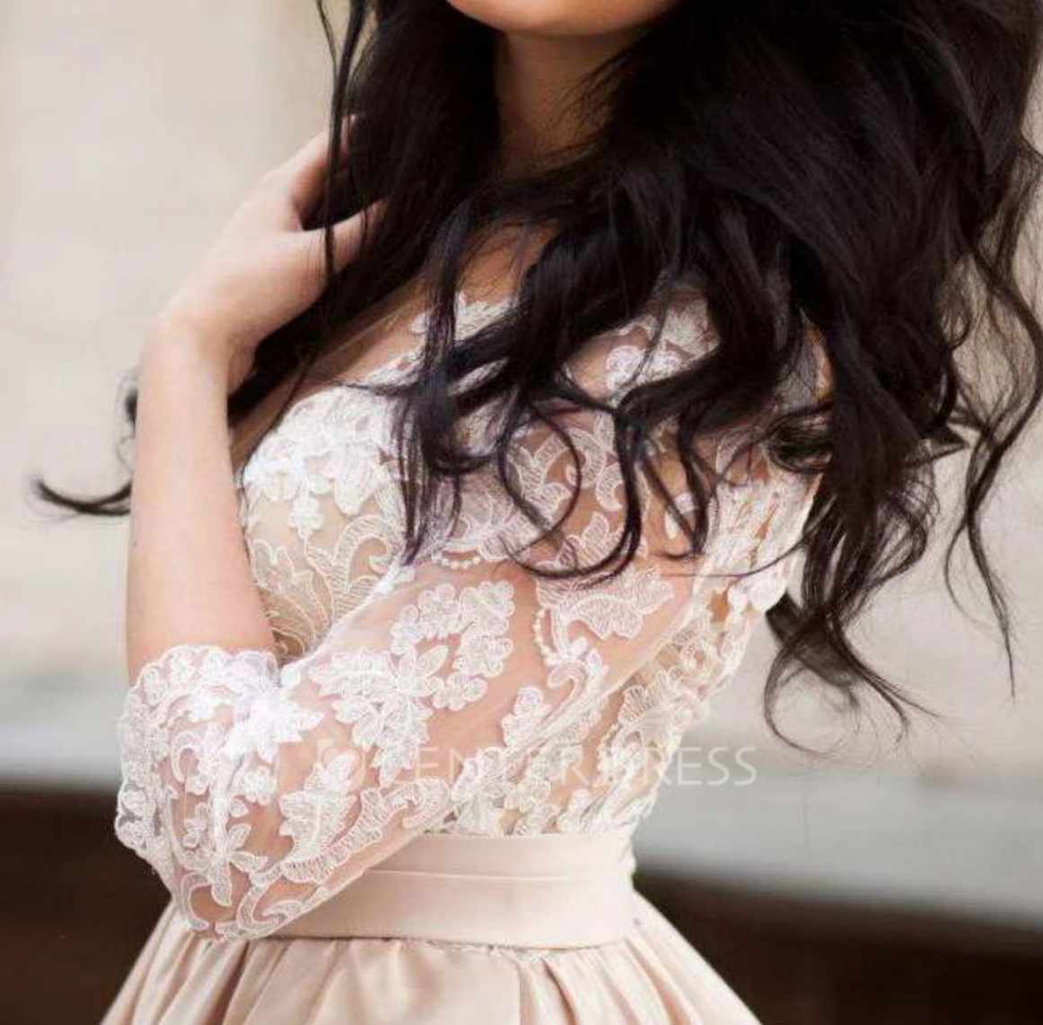 En brudekjole. Sys fra bunden af.