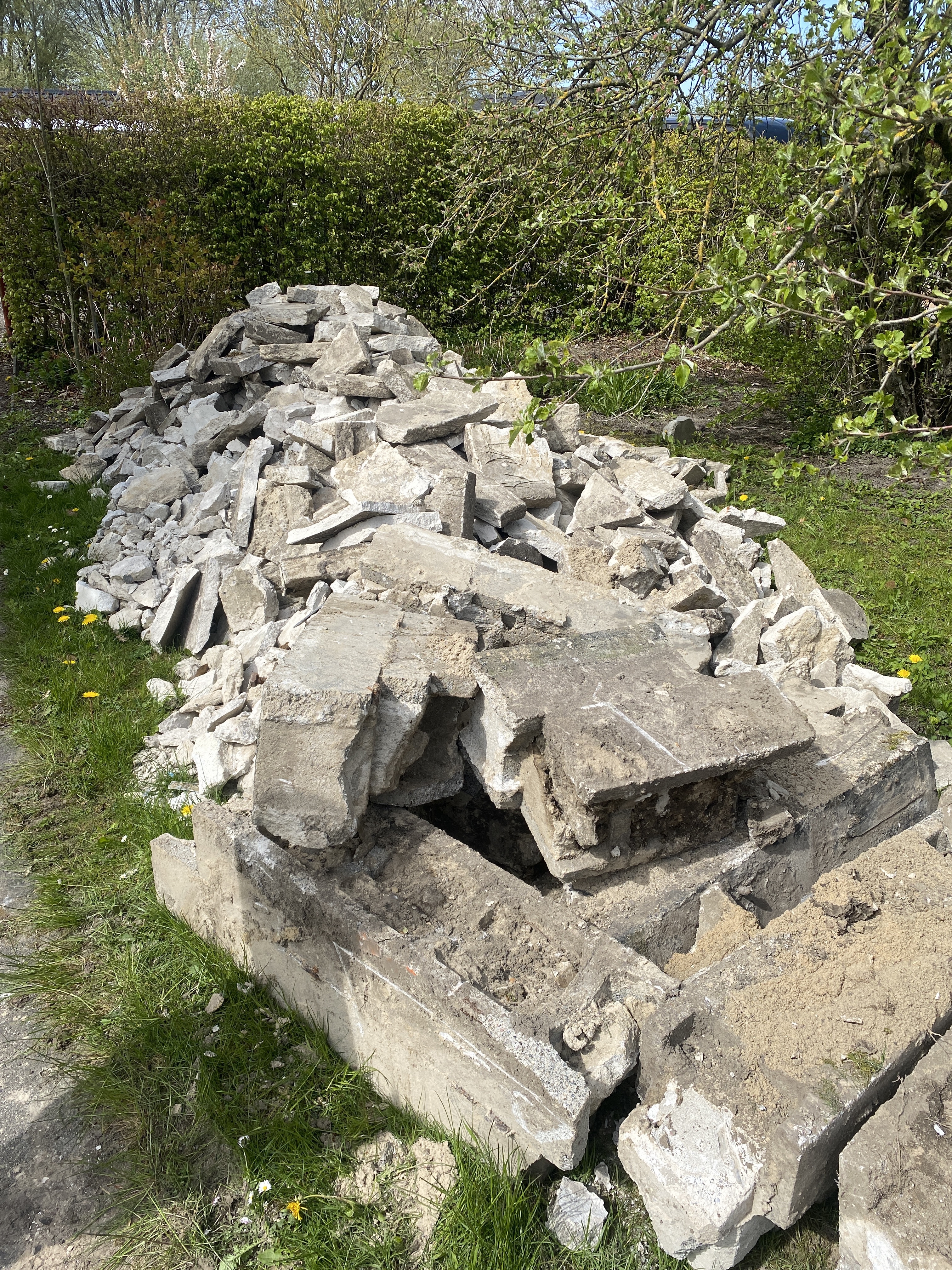 Har en bunke beton der skal fjernes