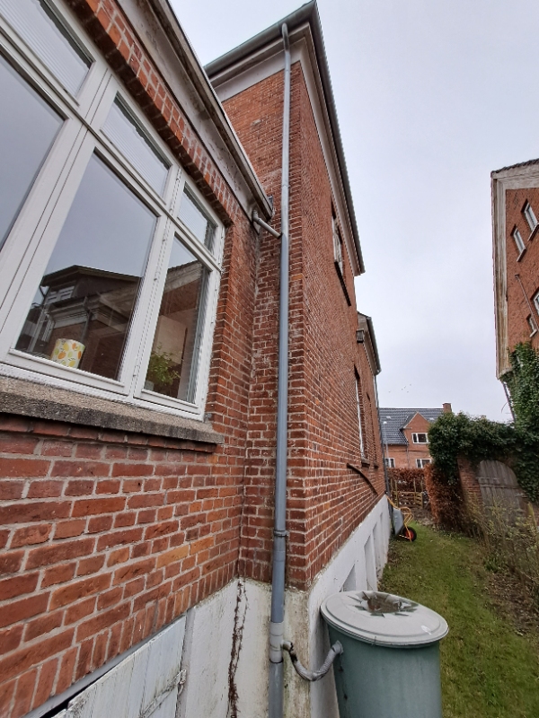 Nedløbsrør fra tagrende