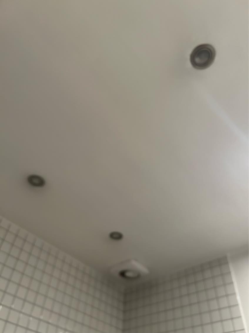 Reperation af spots badeværelse