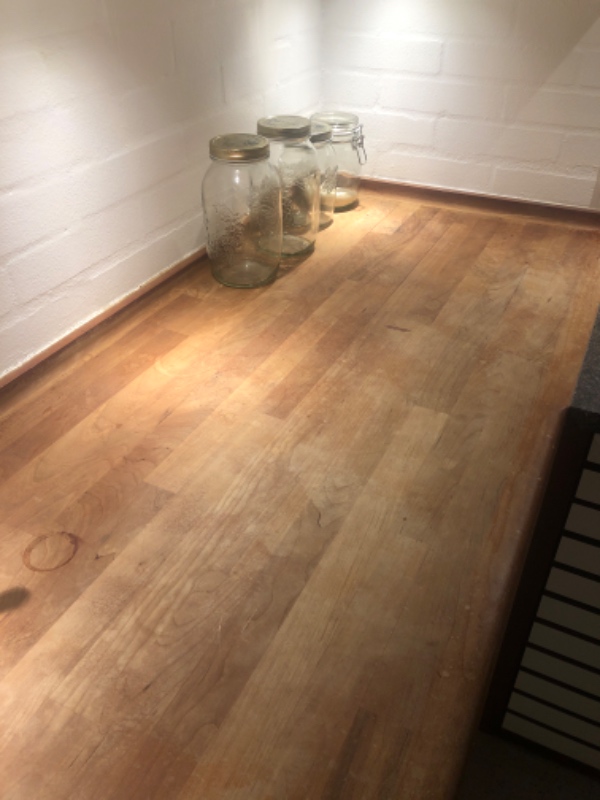 Afslibning af køkkenbordplade