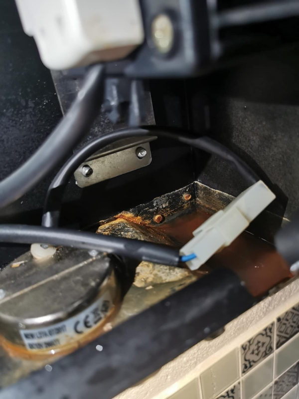 Evt. forkert installation af emhætte - kondens