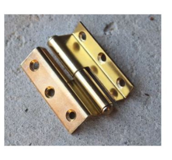 Sætte hamborghængsler + greb på 7 stk 60'er køkkenlåger + sætte dem på