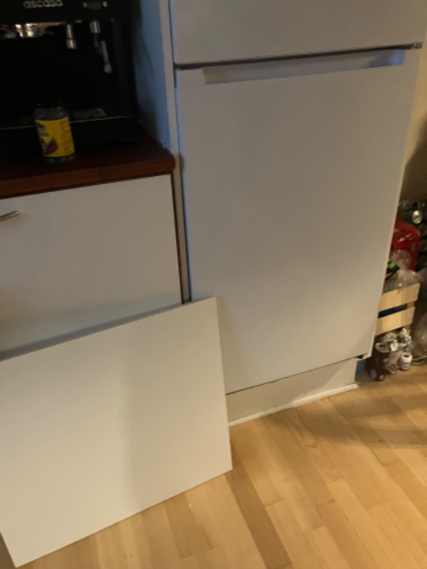 Armatur + plade under køleskab