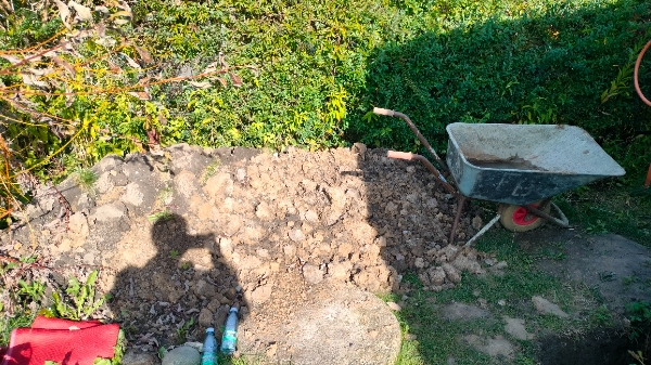 Fjernelse af jord bunker