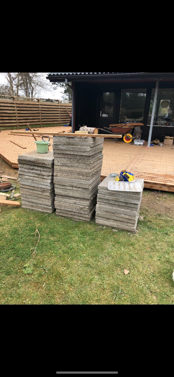 Ligge nye sten til kørespor indkørsel