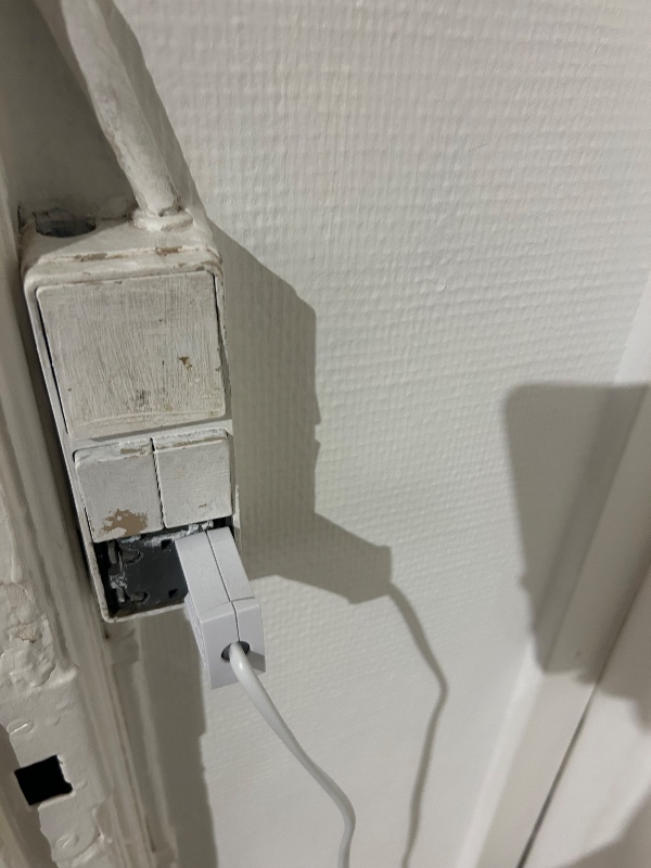 Nye stikkontakter med afdækning - flere rum