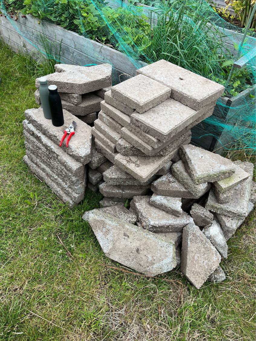 Bortskaffe fliser fra baghave