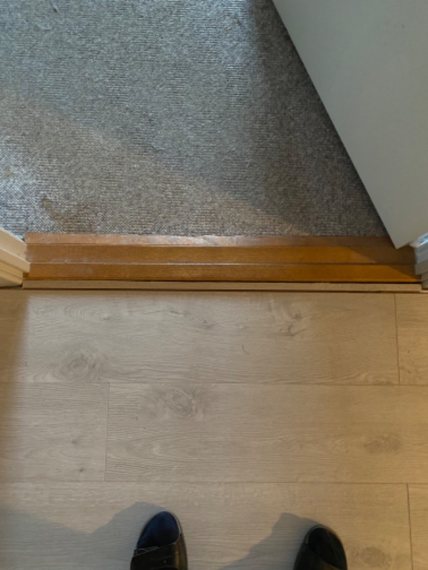 Laminatgulv finish + vurdering og påsætning af fejelister i to rum