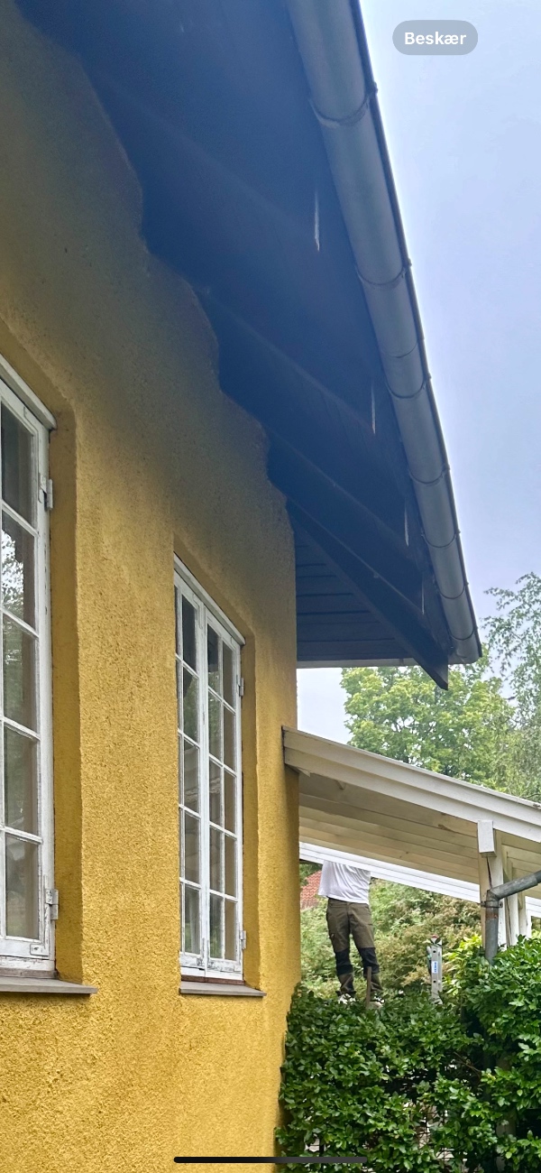 Maling af udhæng på hus