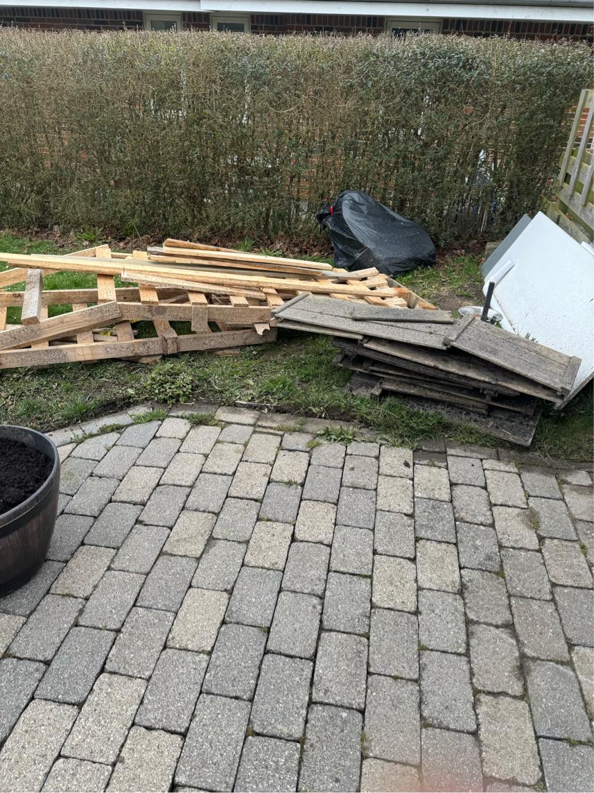 Køre på genbrugspladsen