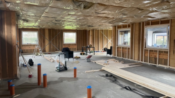 Fjerne 144 m2 200 mm isolering på loftet under et asbest tag