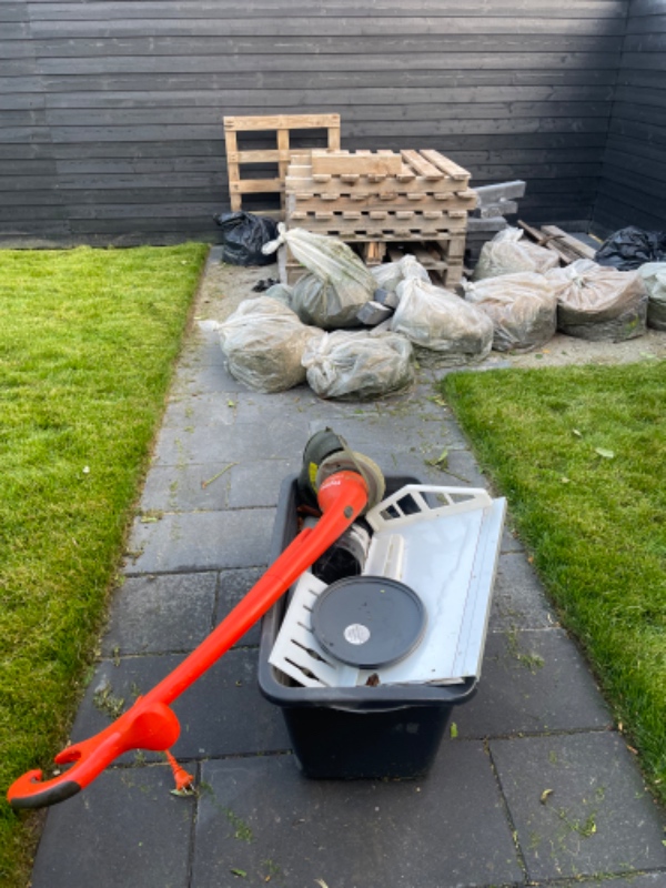 Afhenting af skraldeposer