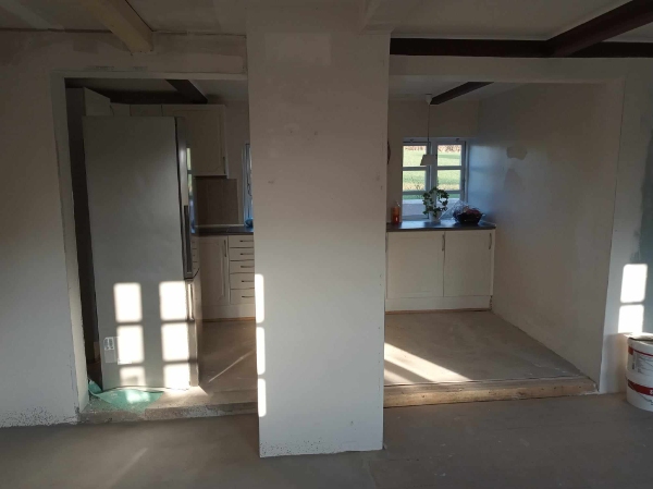 Søger erfaren håndværker til klikgulv!