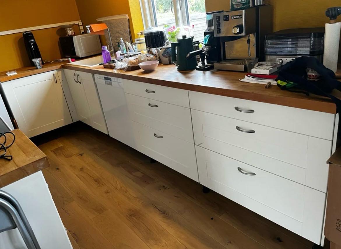 Transportere køkkenelementer fra hus i Vanløse til lejlighed på Østerbro (med elevator).