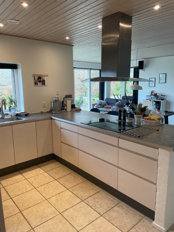 Montering af loftemhætte