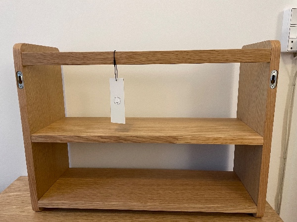 Træhylde skal hænges op på gipsvæg