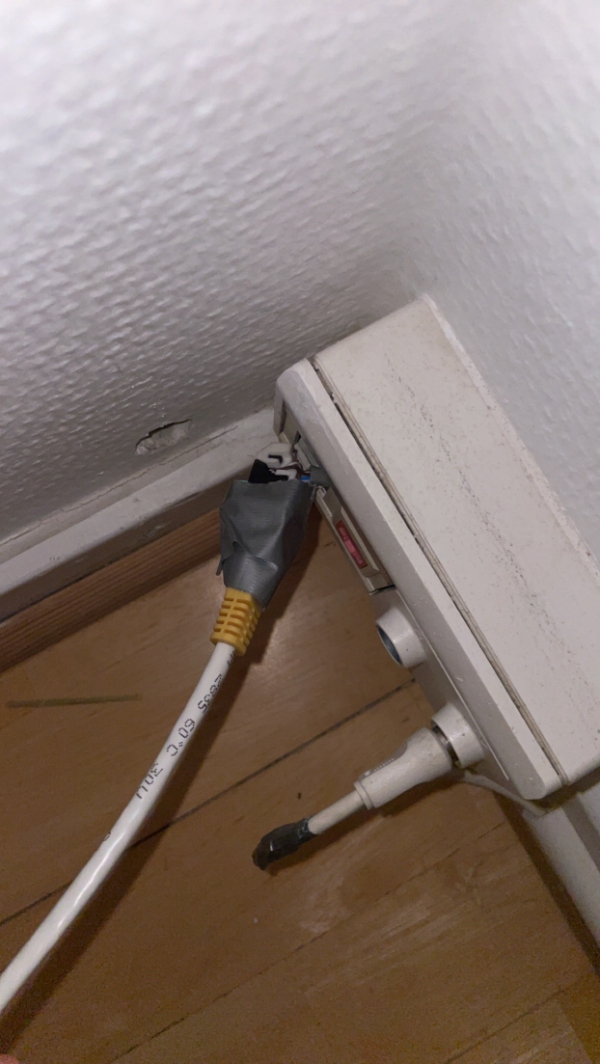 Hjælp til montering af dataudtag