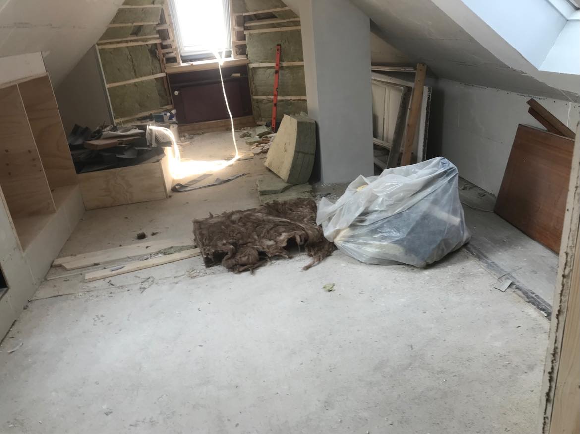 Fjerne tæppe og masonit fra gulv