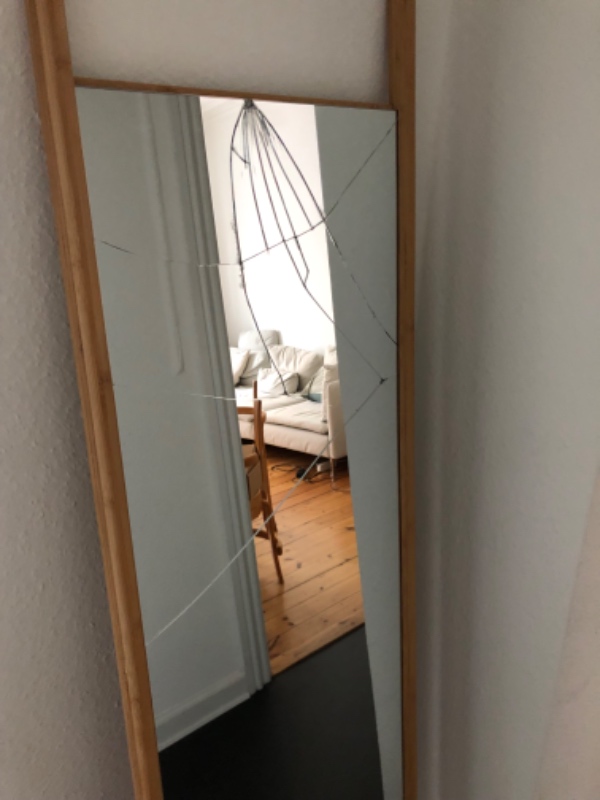 Mit stående spejl er gået i stykker