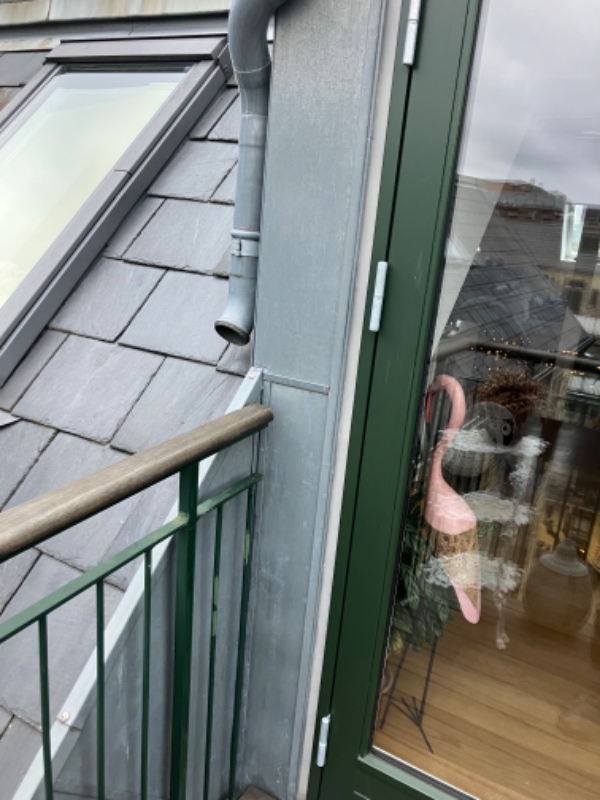 Dobbelt altandør er blevet skæv