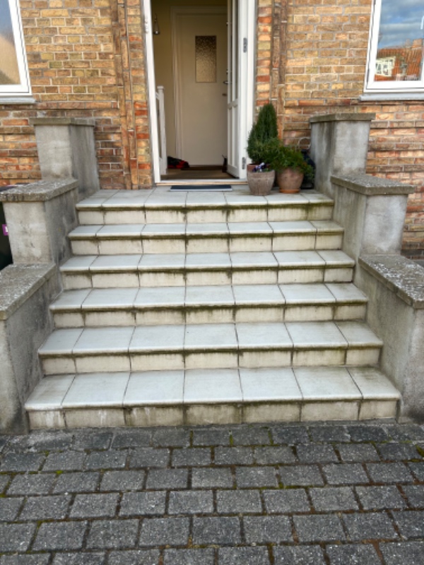 Udvendig trappevask (ingen højtryk)