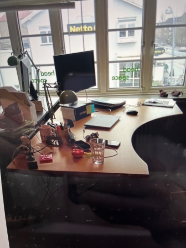 Flytning af et hævesænkebord b:180 d:80