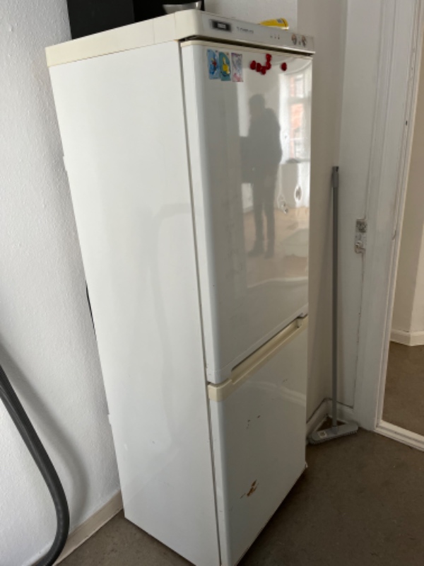 Afhentning køleskab