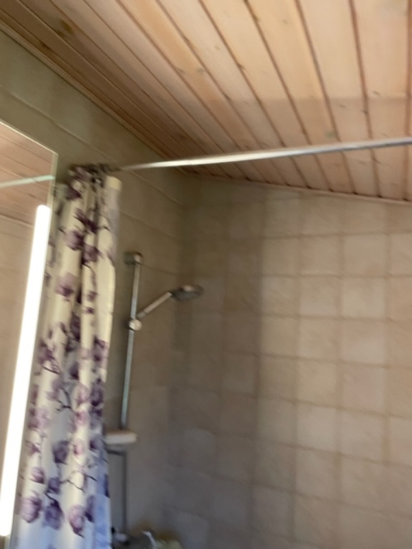 Lille Badeværelse - Udskiftning af klinker og lægning af gulvvarme