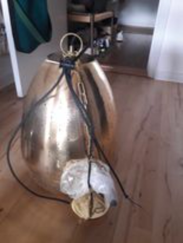 Ophæng af 5 lamper i min lejlighed i Lystrup. Onsdag kan jeg være hjemme kl. 15, så gerne en onsdag.